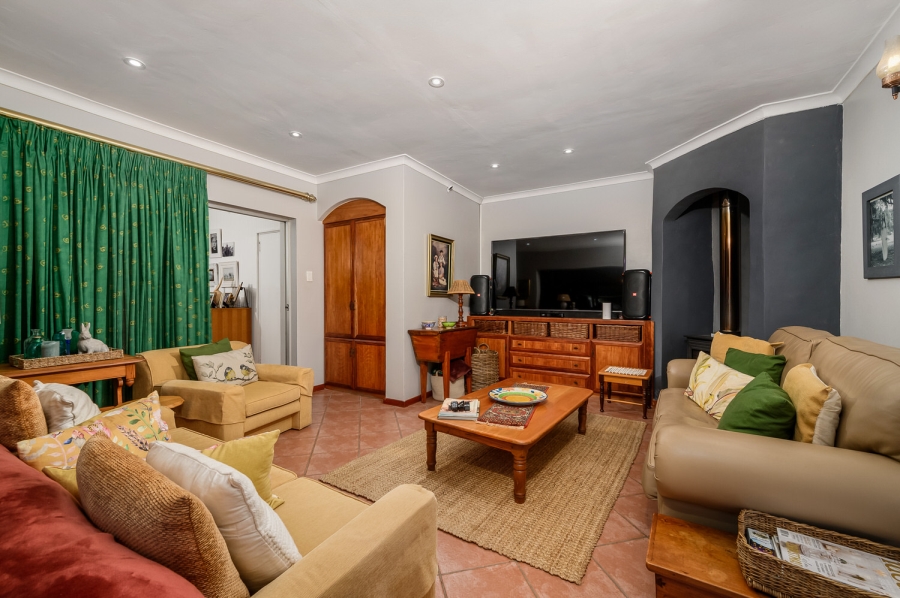 5 Bedroom Property for Sale in Weybridge Park Eastern Cape